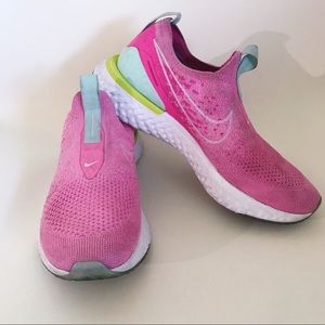 Nike Epic Phantom React running shoe pink size 7